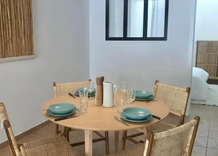 Accommodation In Sesimbra - Two Double Bedroom